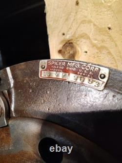 Ensemble d'embrayage de voiture ancienne Spicer Mfg. Corp. des années 1940. Dana lourd de première génération 100%